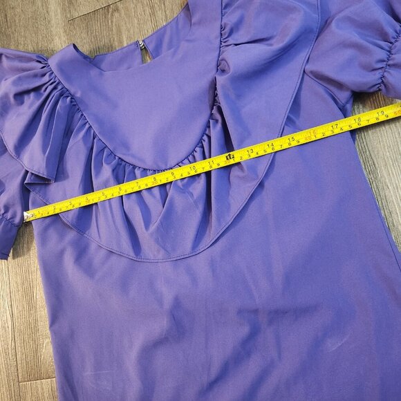 Vintage 80s purple short-sleeved top with puffy sleeves and big ruffled collar - Picture 11 of 14